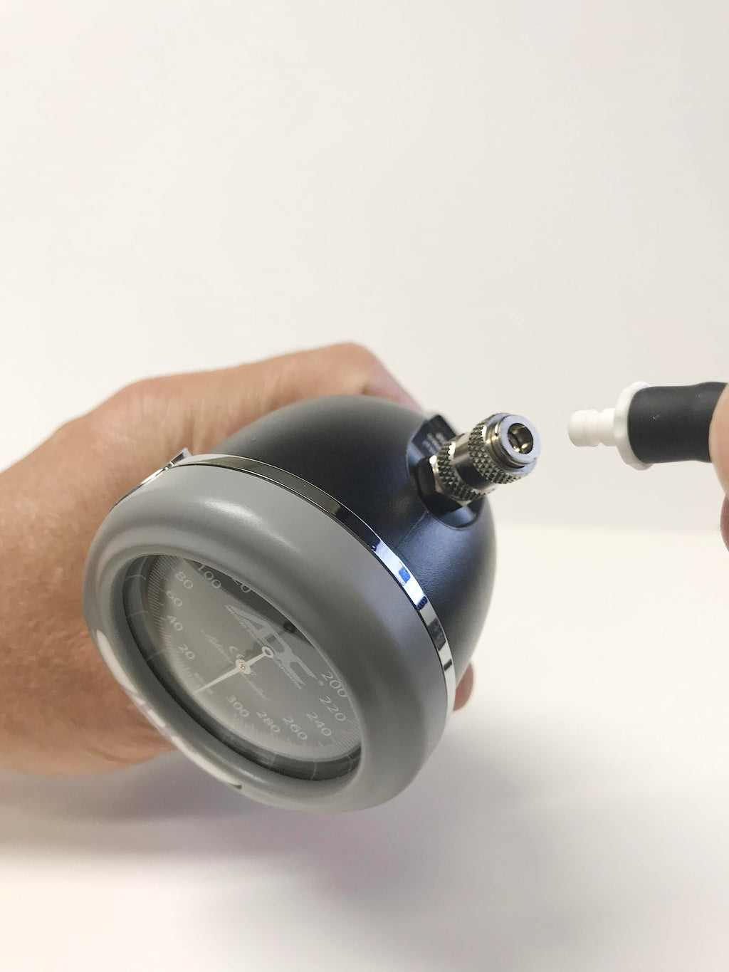 Palm Aneroid Sphygmomanometer U5911
