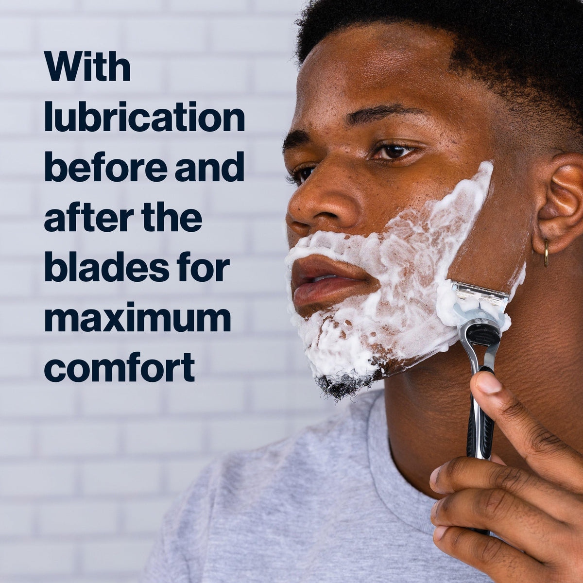 Razor with 4 Blade Refills J2182